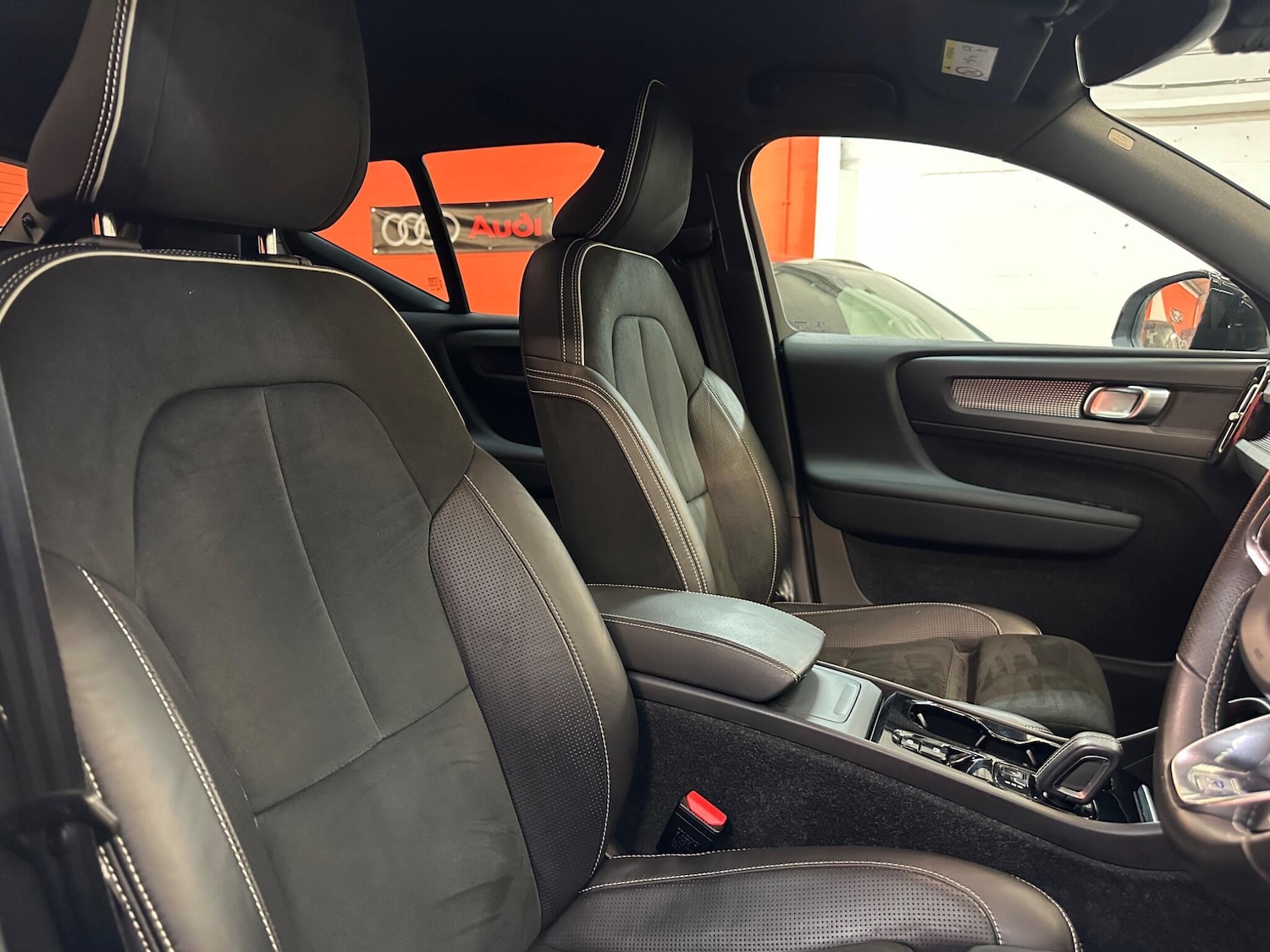 Used Volvo XC40 for sale - 76993279: Photo 16