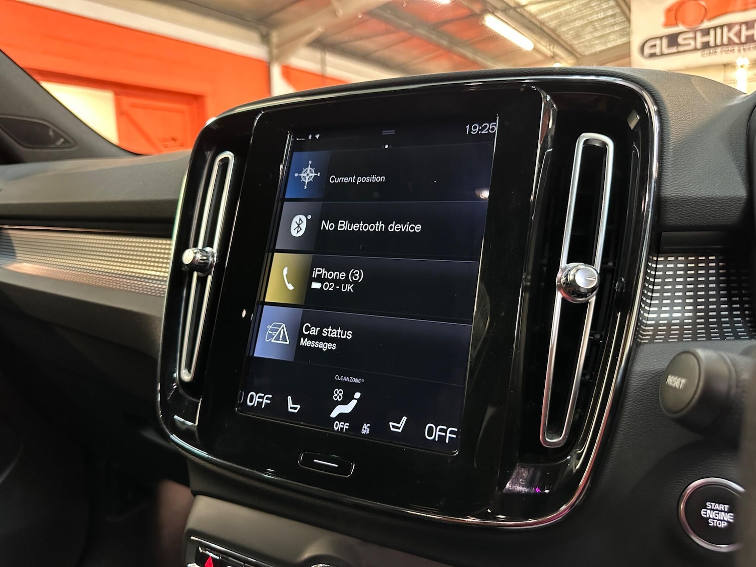 Used Volvo XC40 for sale - 76993279: Photo 23