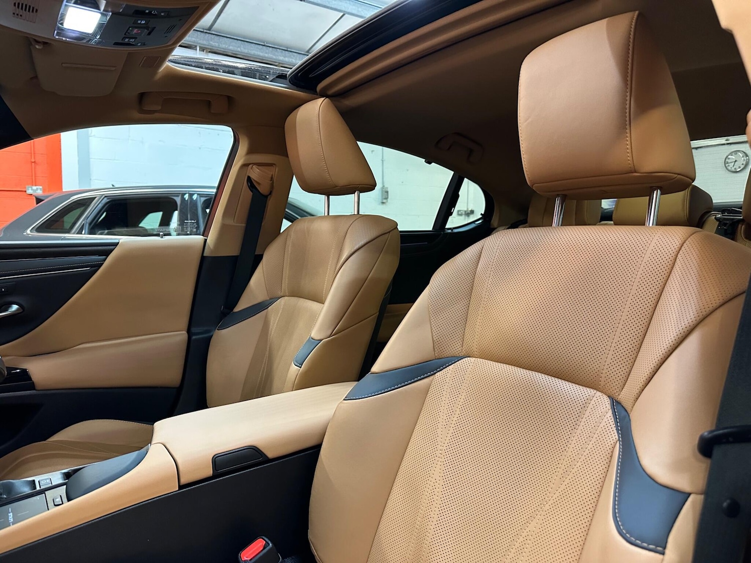 Used Lexus ES 2022 for sale - 77705377: Photo 2