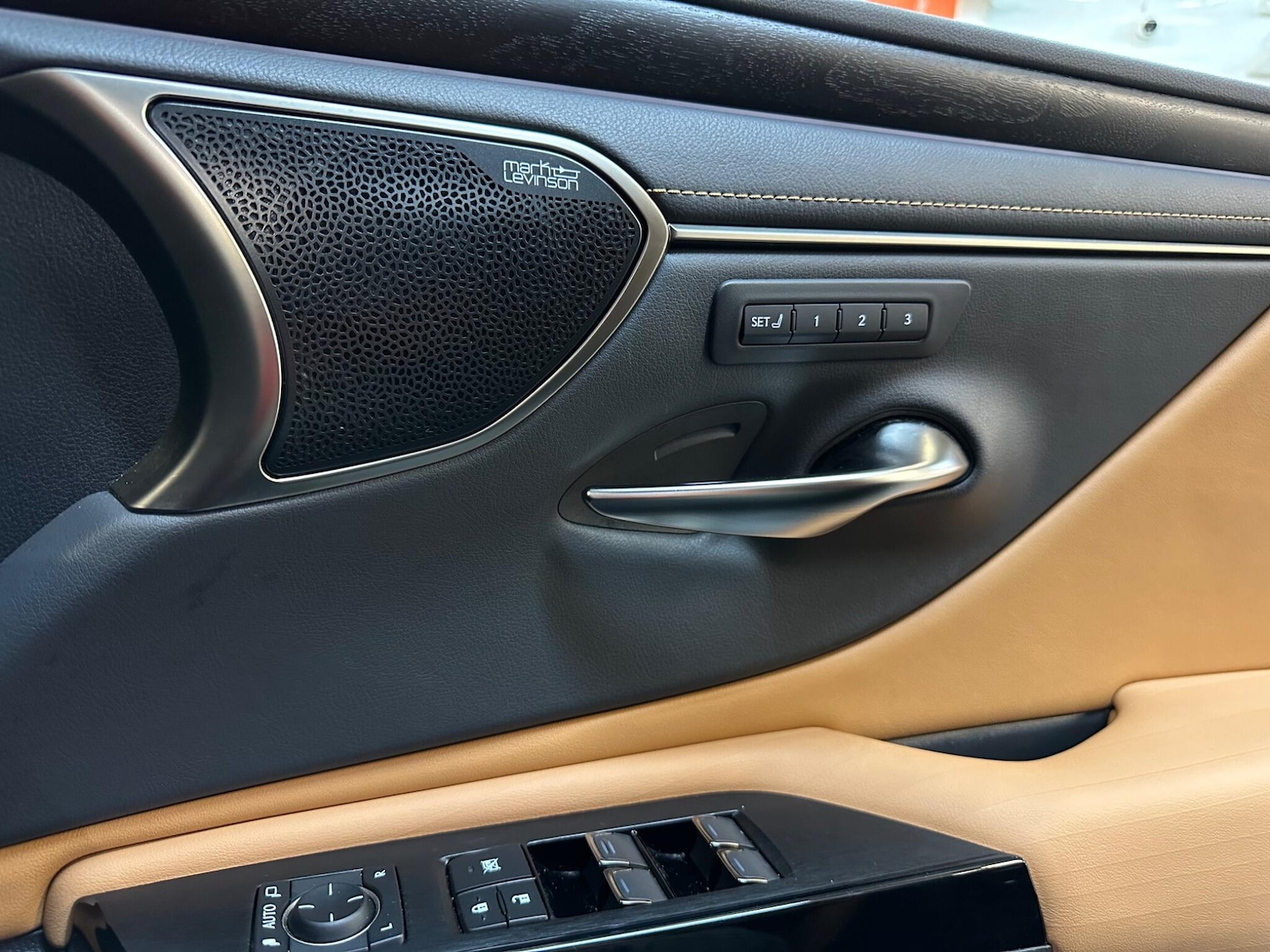 Used Lexus ES 2022 for sale - 77705377: Photo 40