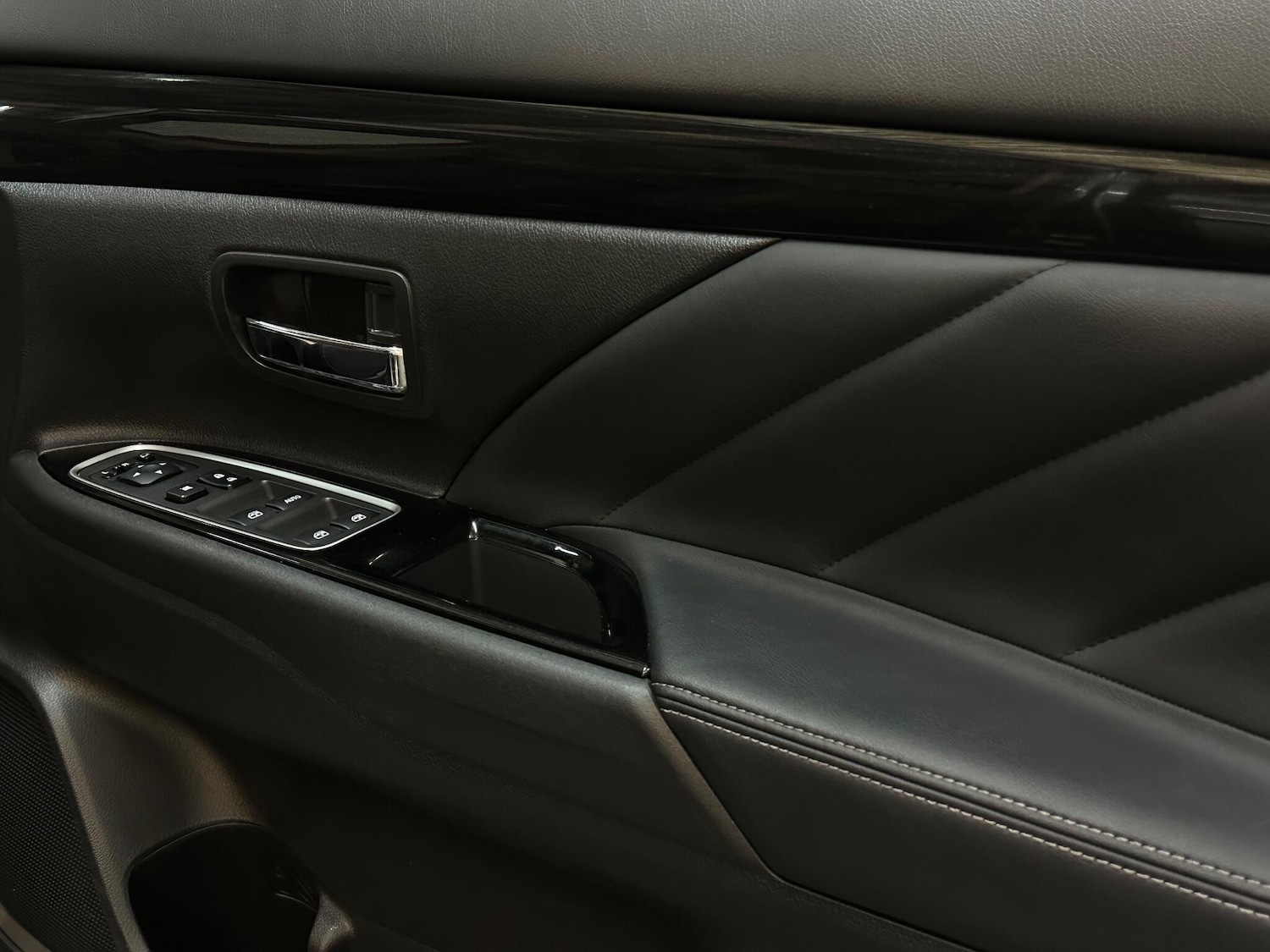 Used Mitsubishi Outlander for sale - 77278539: Photo 32