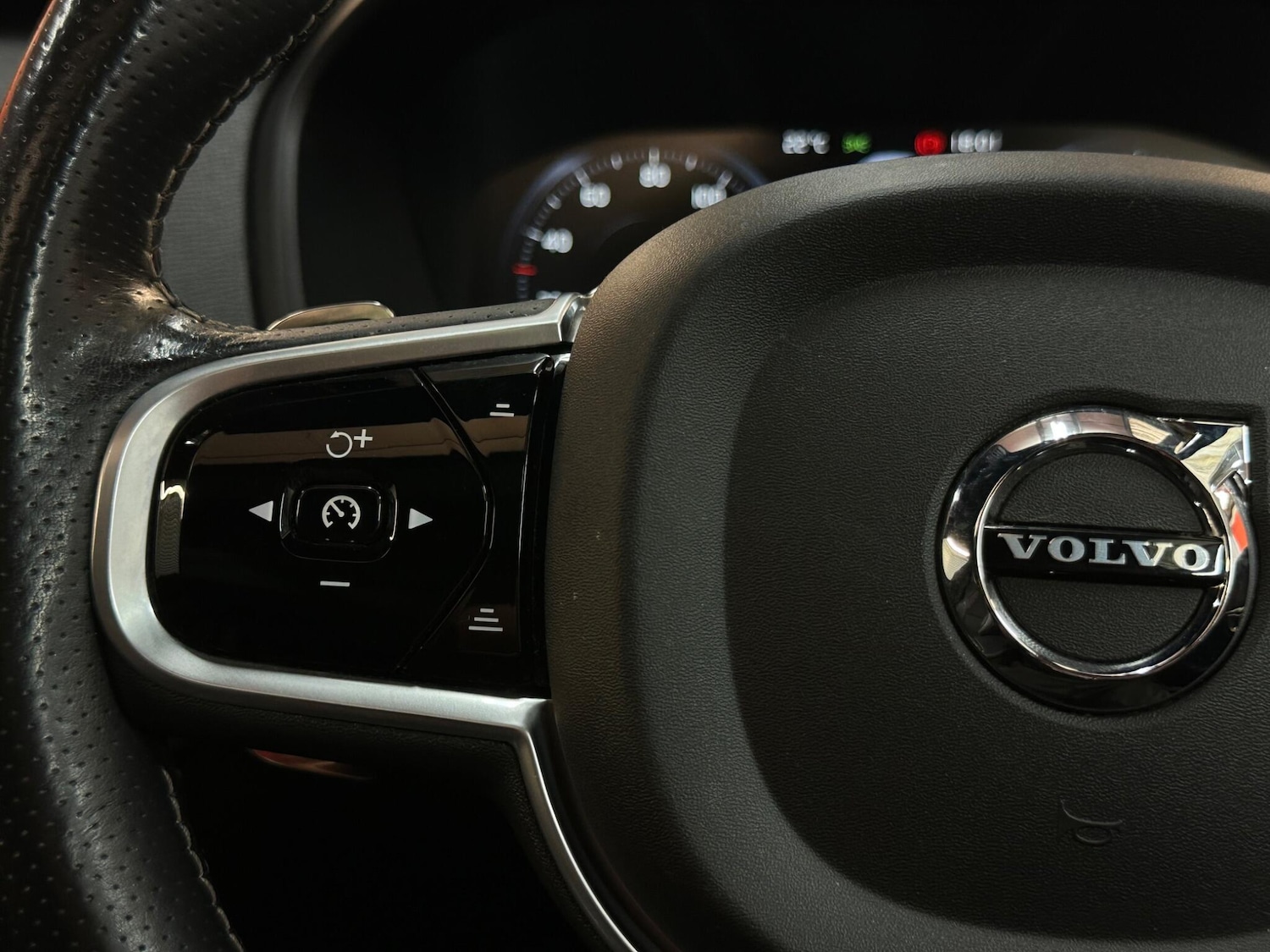 Used Volvo XC90 2016 for sale - 76759663: Photo 34