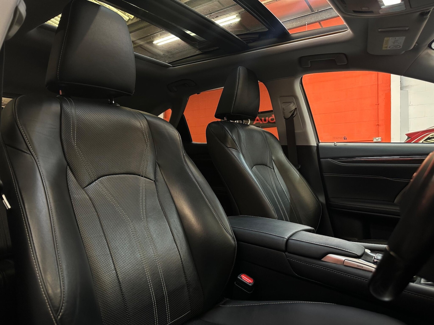 Used Lexus RX for sale - 76752454: Photo 2