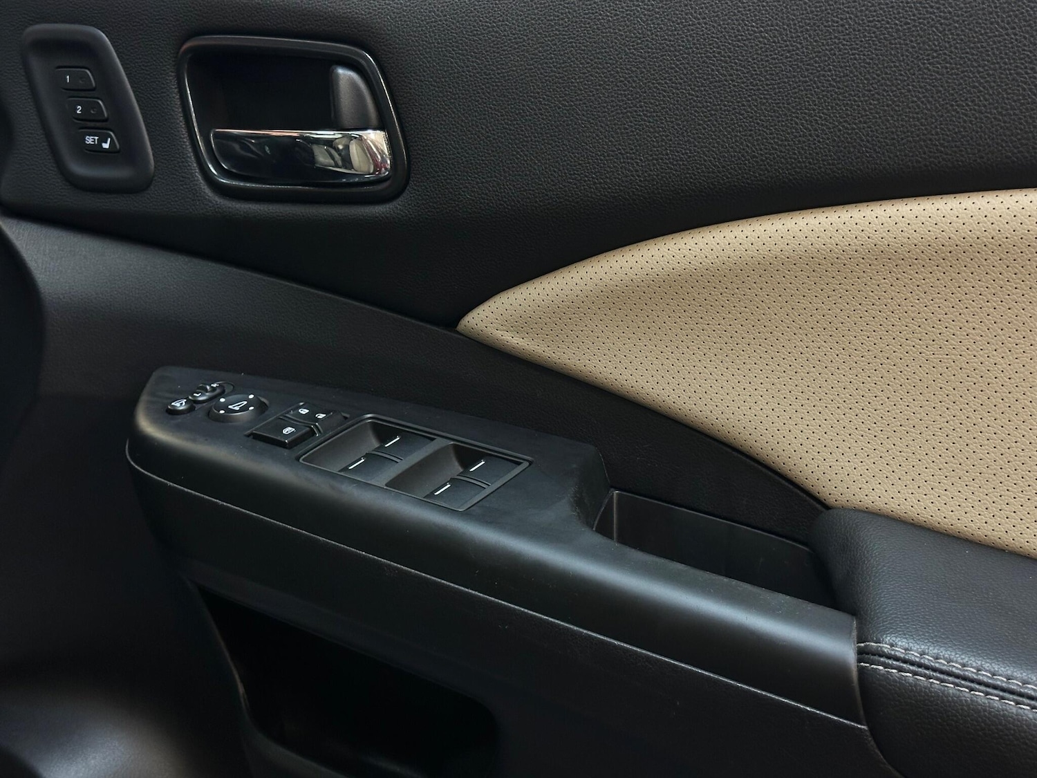 Used Honda CR-V for sale - 76473839: Photo 33