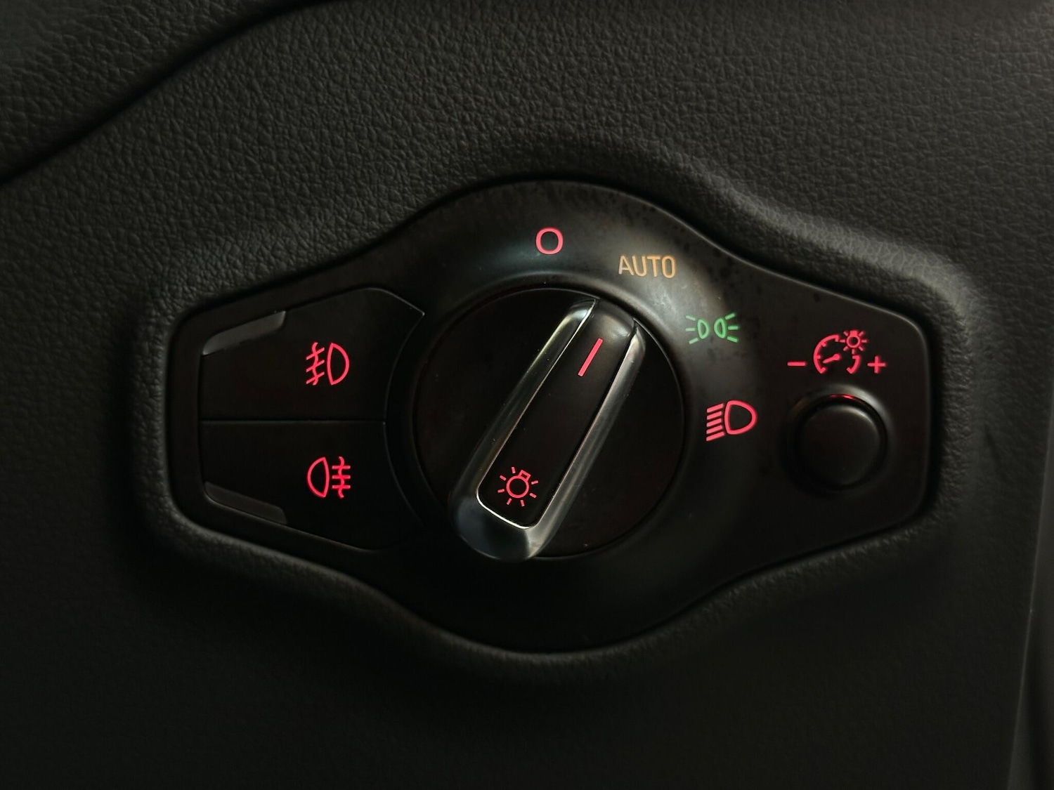 Used Audi Q5 2016 for sale - 76377942: Photo 33