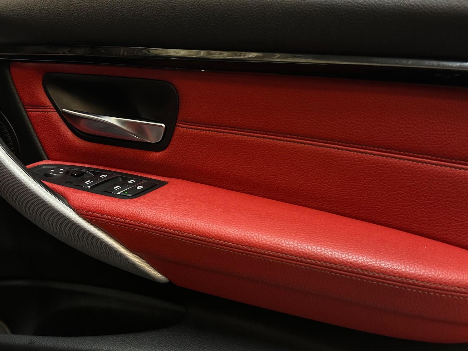 Used BMW 3 Series 2017 for sale - 76689498: Photo 32