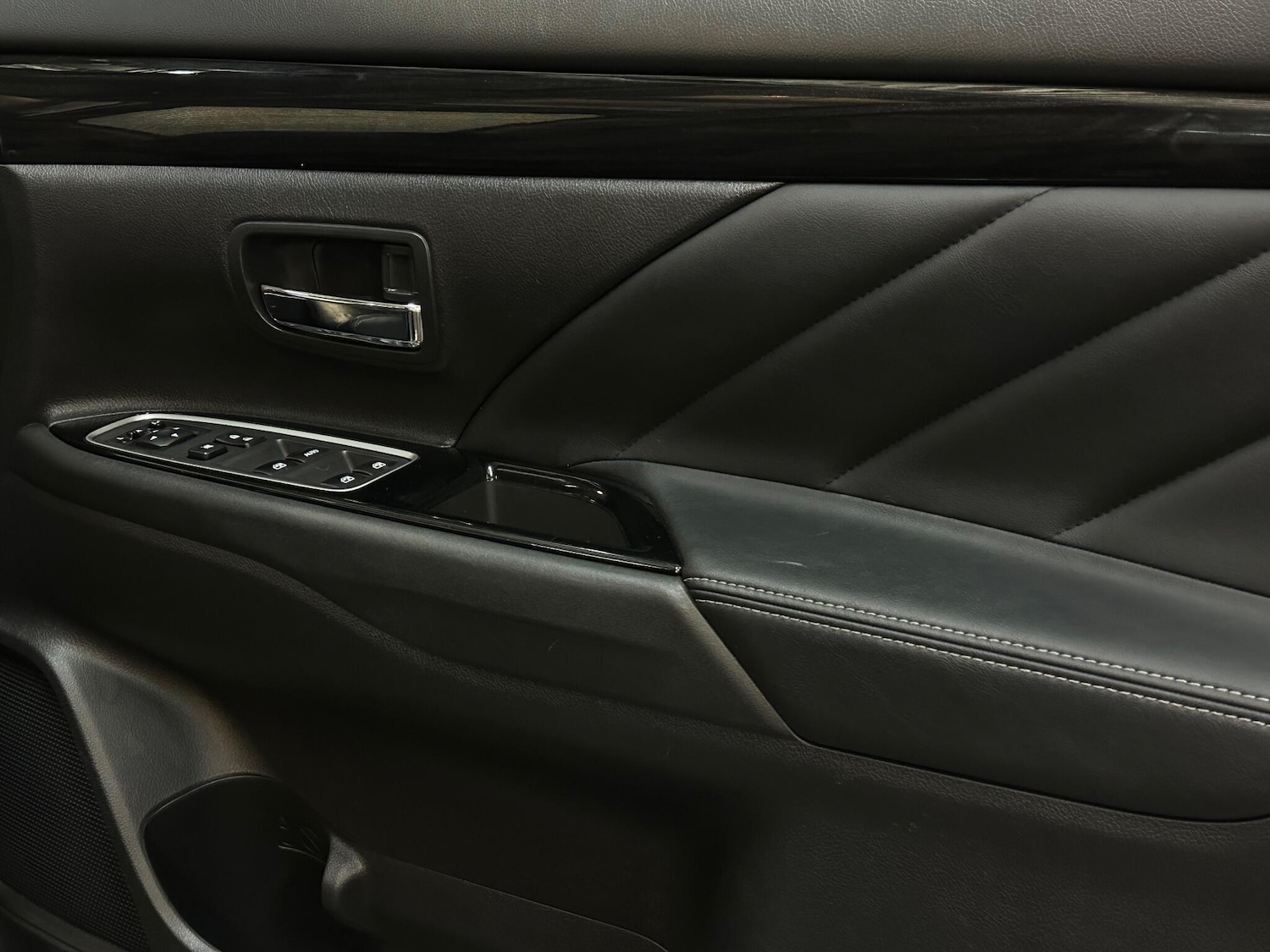 Used Mitsubishi Outlander 2016 for sale - 76886481: Photo 34