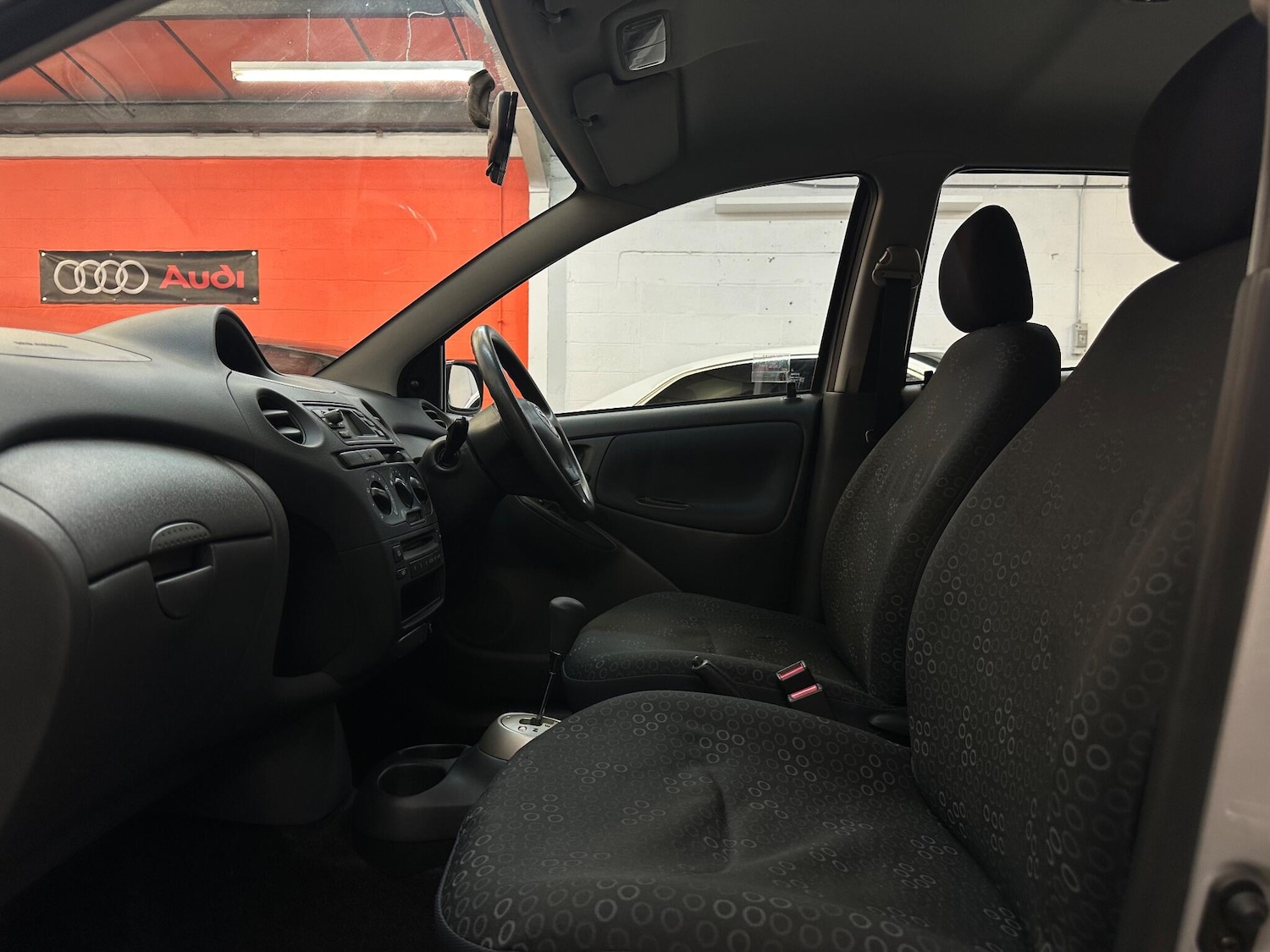 Used Toyota Yaris 2005 for sale - 76377868: Photo 10
