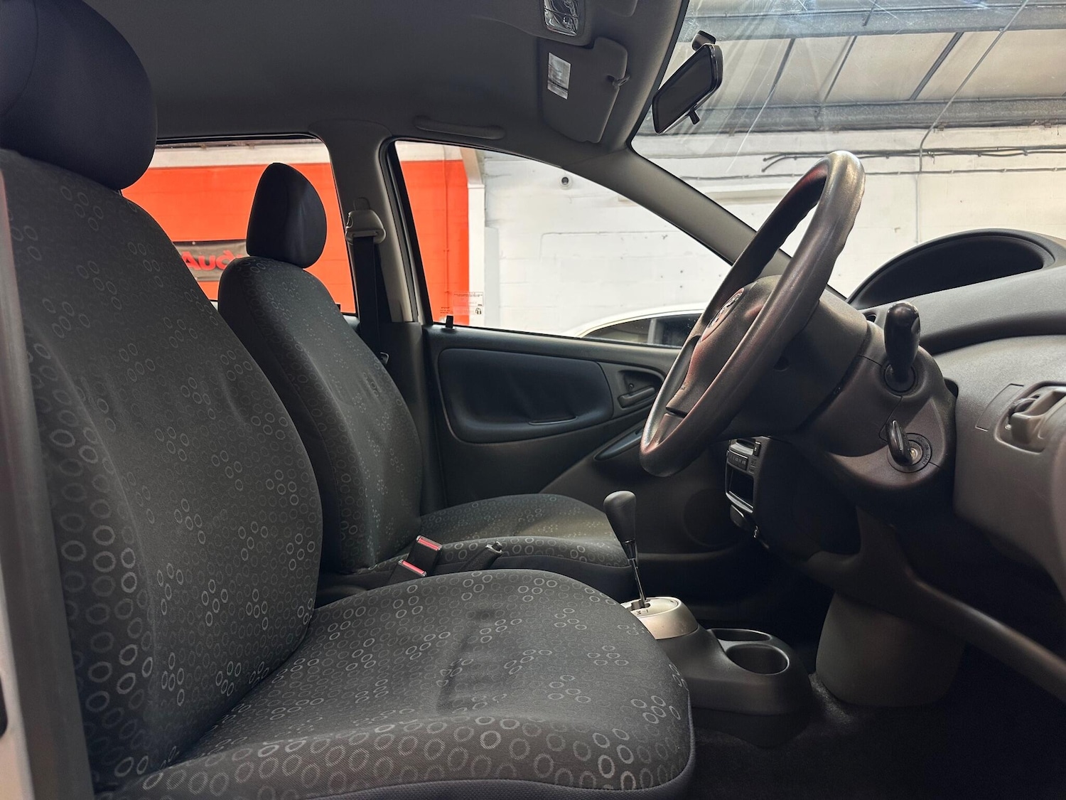 Used Toyota Yaris 2005 for sale - 76377868: Photo 11