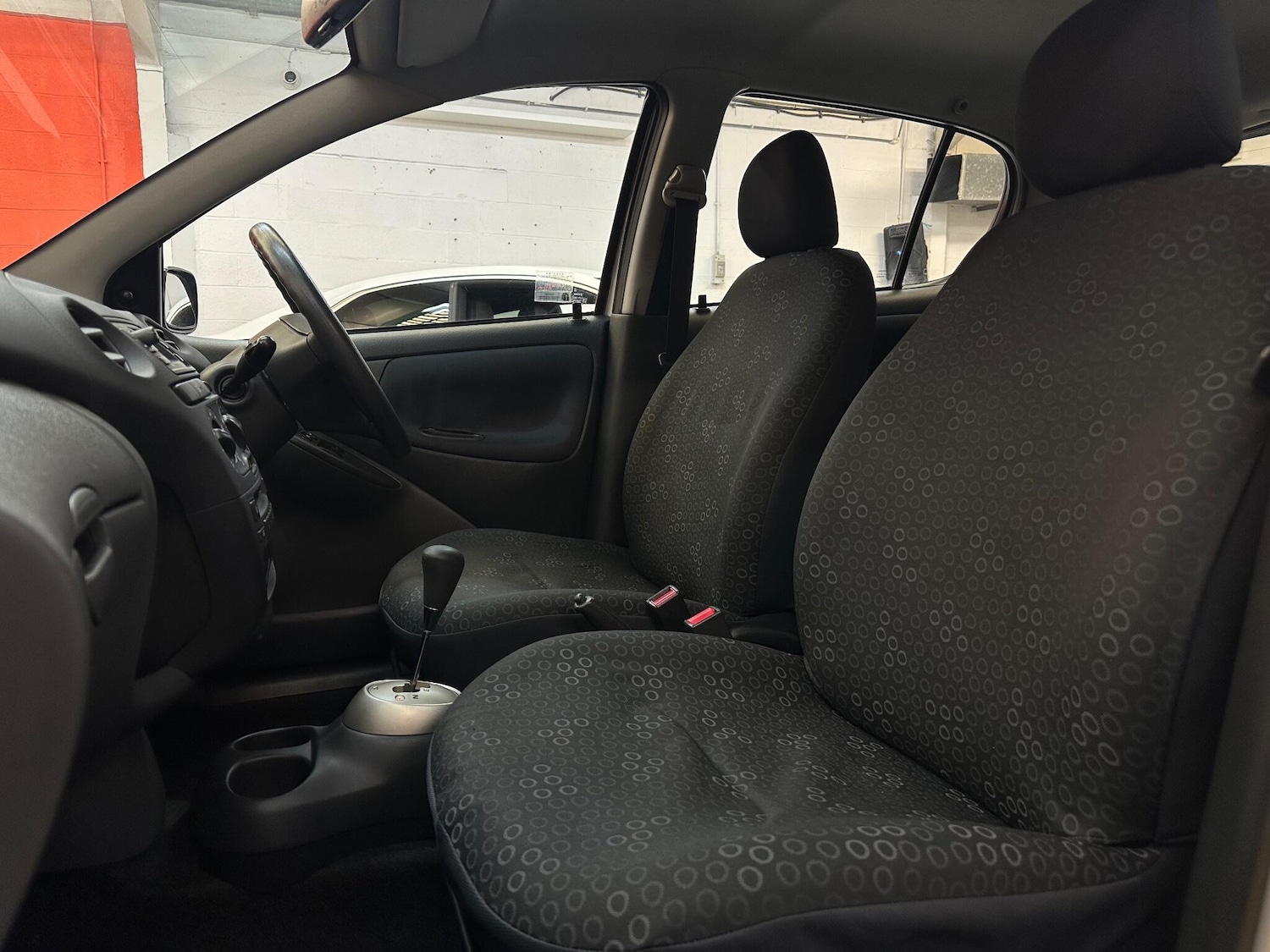 Used Toyota Yaris 2005 for sale - 76377868: Photo 14