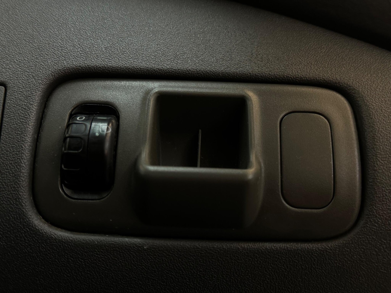 Used Toyota Yaris 2005 for sale - 76377868: Photo 27