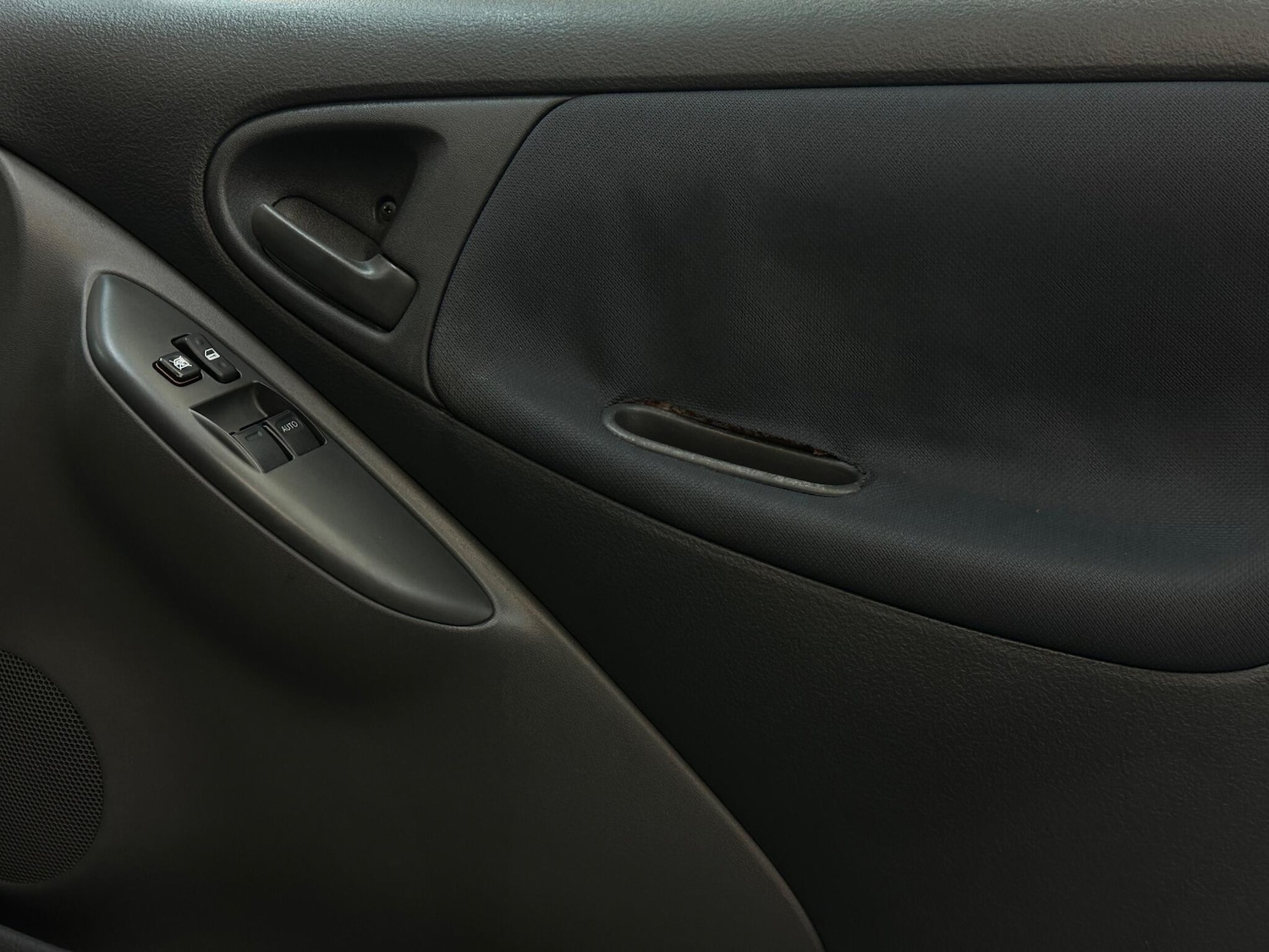 Used Toyota Yaris 2005 for sale - 76377868: Photo 28