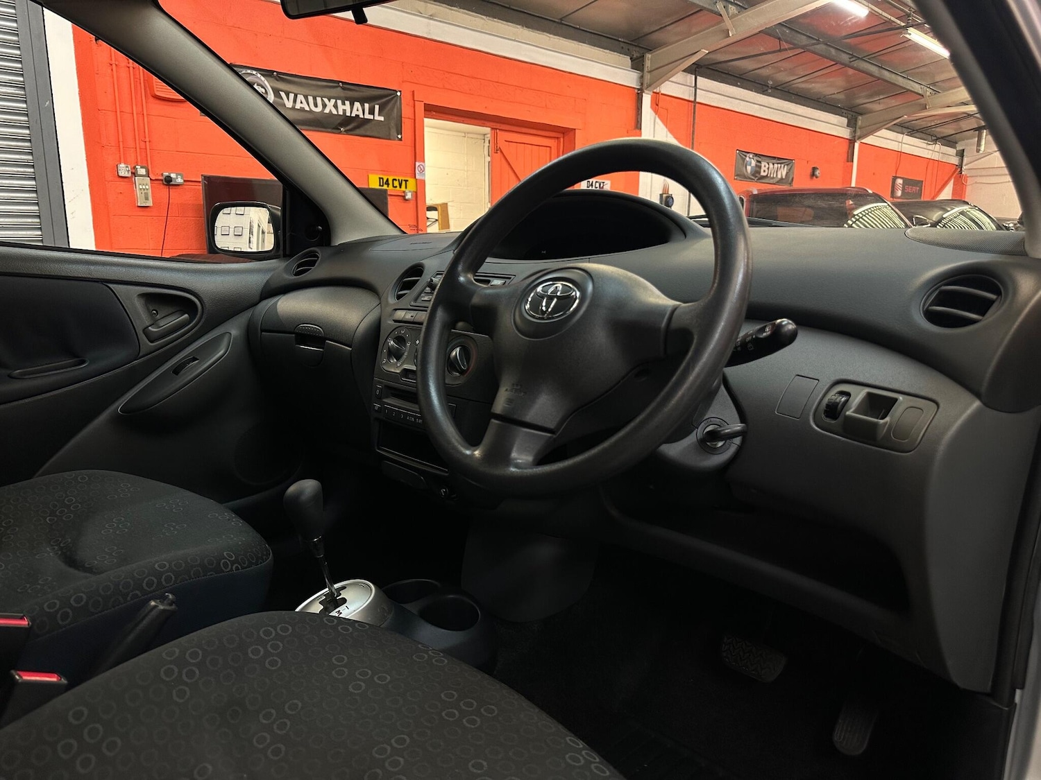 Used Toyota Yaris 2005 for sale - 76377868: Photo 9