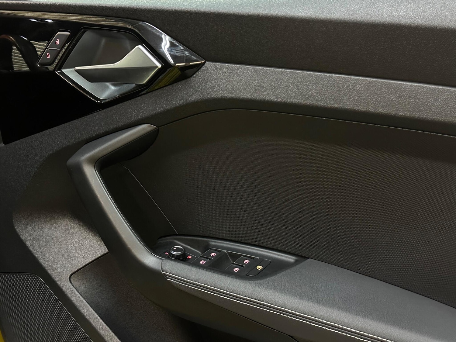 Used Audi A1 for sale - 77853326: Photo 32