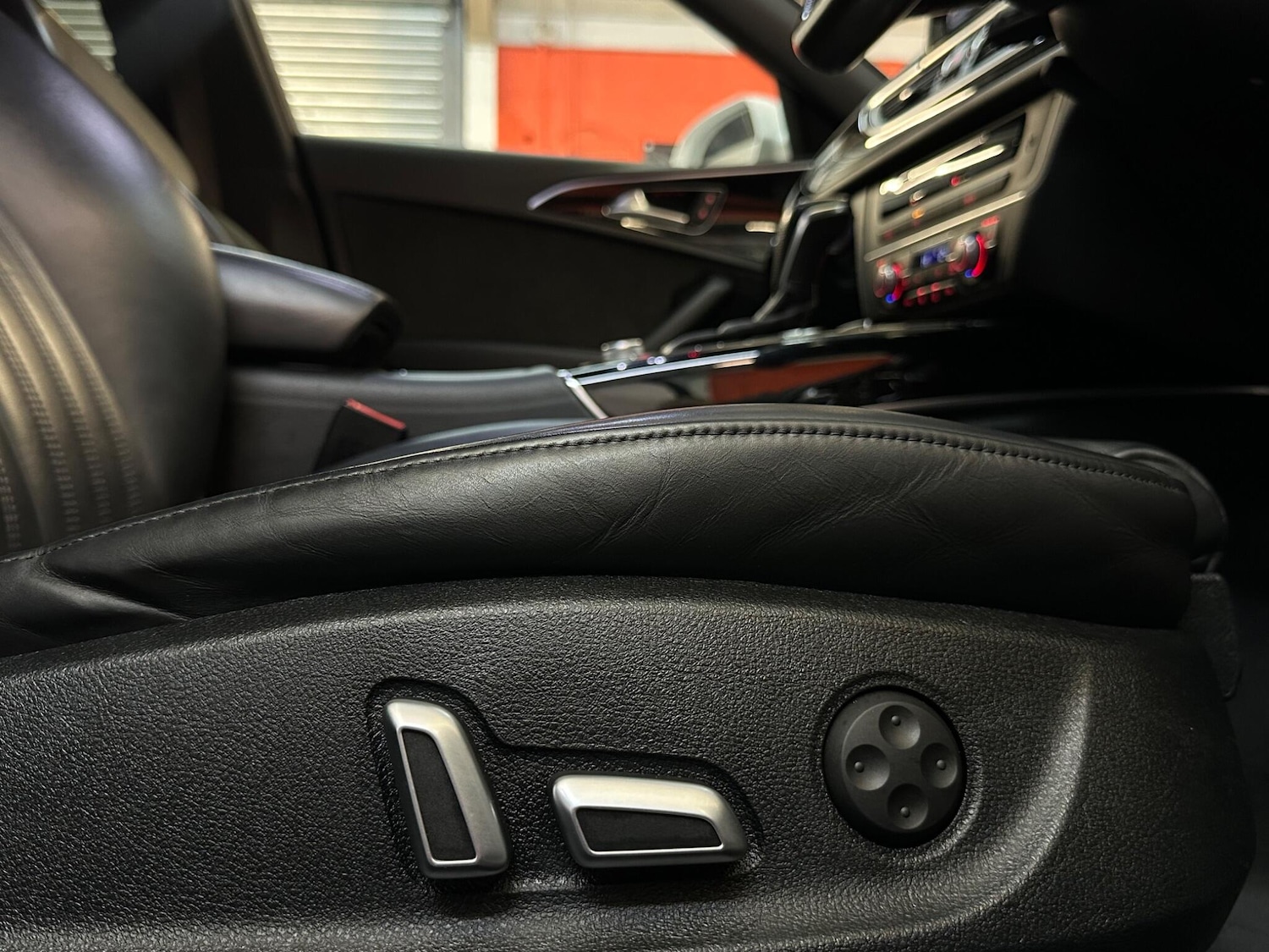 Used Audi A6 Saloon for sale - 77854071: Photo 32