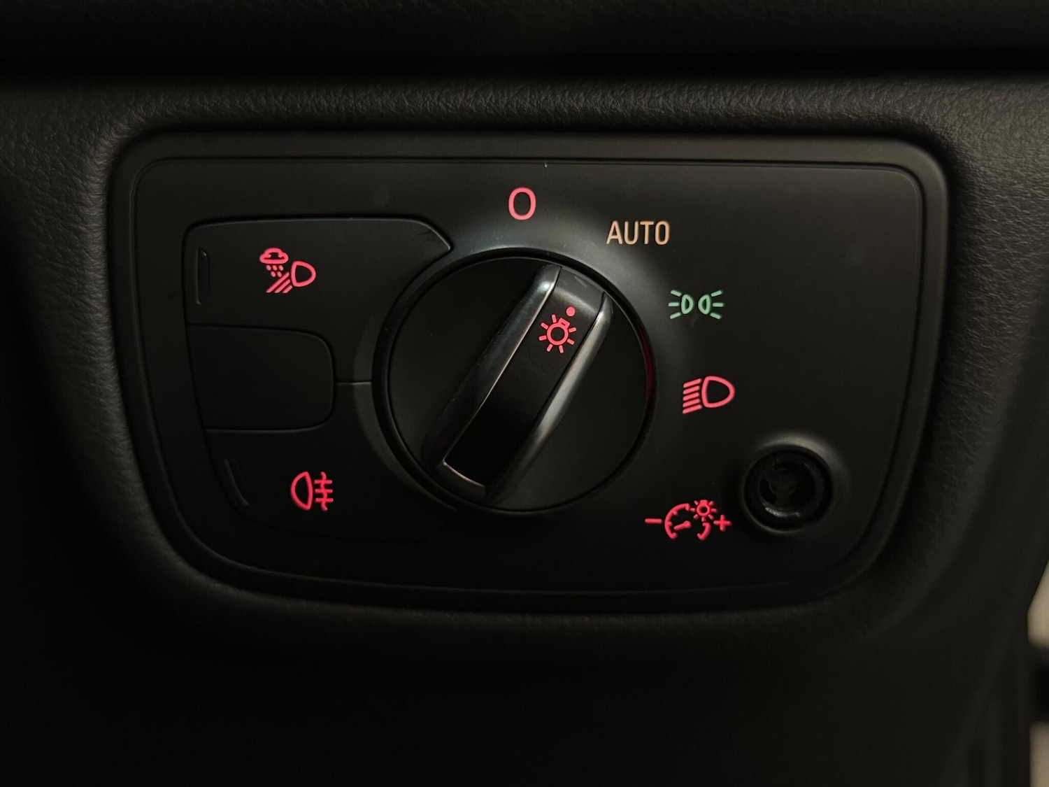 Used Audi A6 Saloon for sale - 77854071: Photo 33