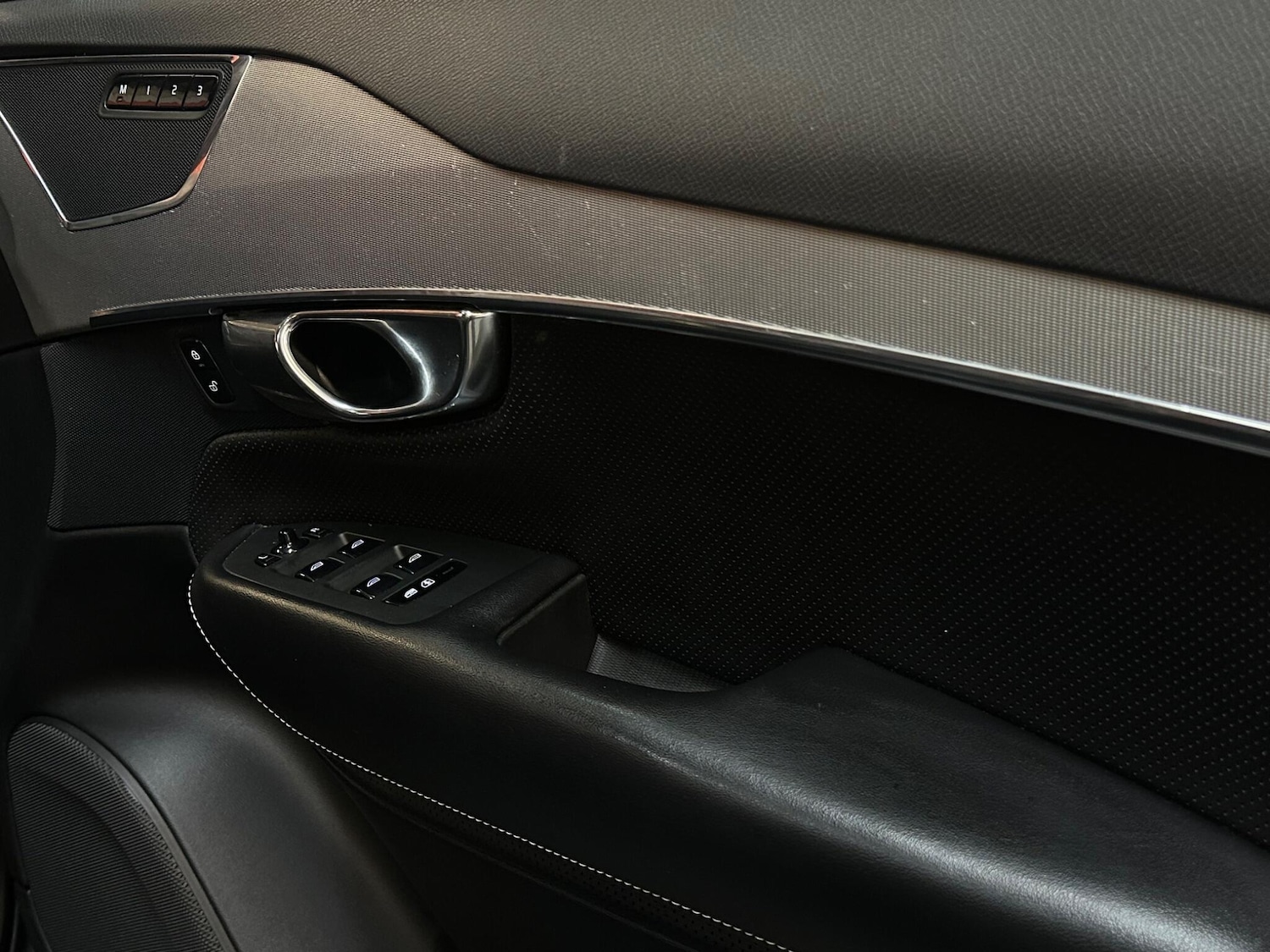 Used Volvo XC90 2016 for sale - 77537883: Photo 40