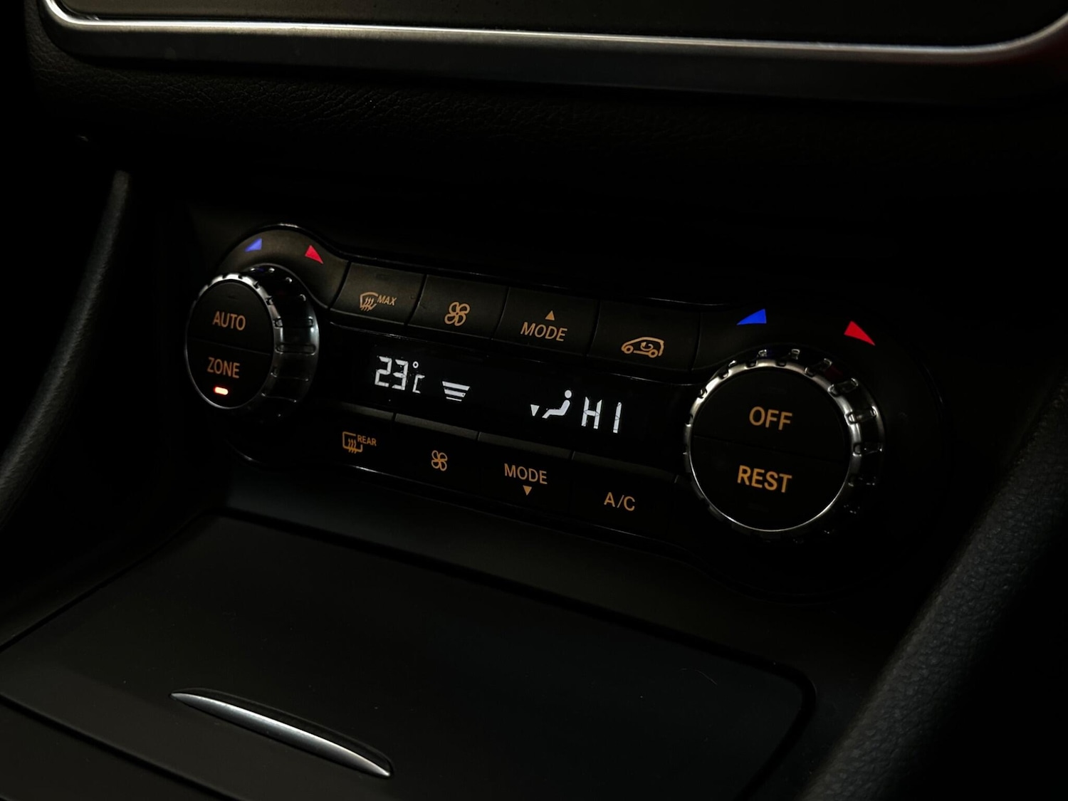 Used Mercedes-Benz GLA 2015 for sale - 77597779: Photo 28