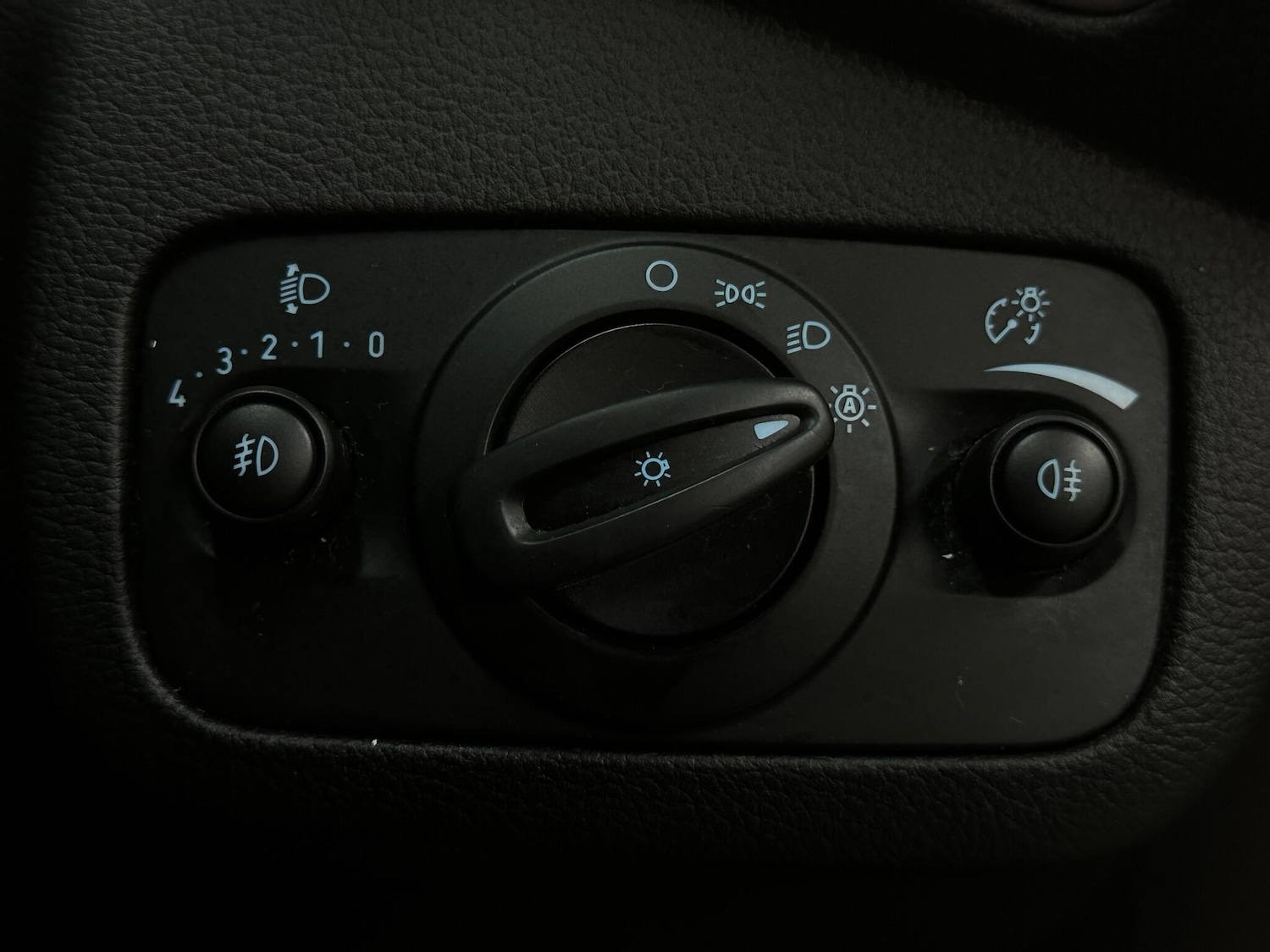 Used Ford Kuga 2013 for sale - 77156397: Photo 28