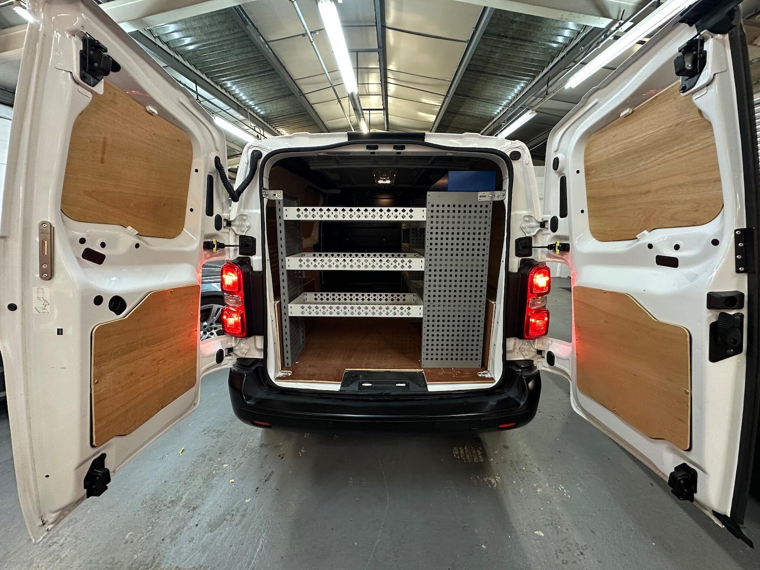 Used Citroen Dispatch 2020 for sale - 76759261: Photo 30