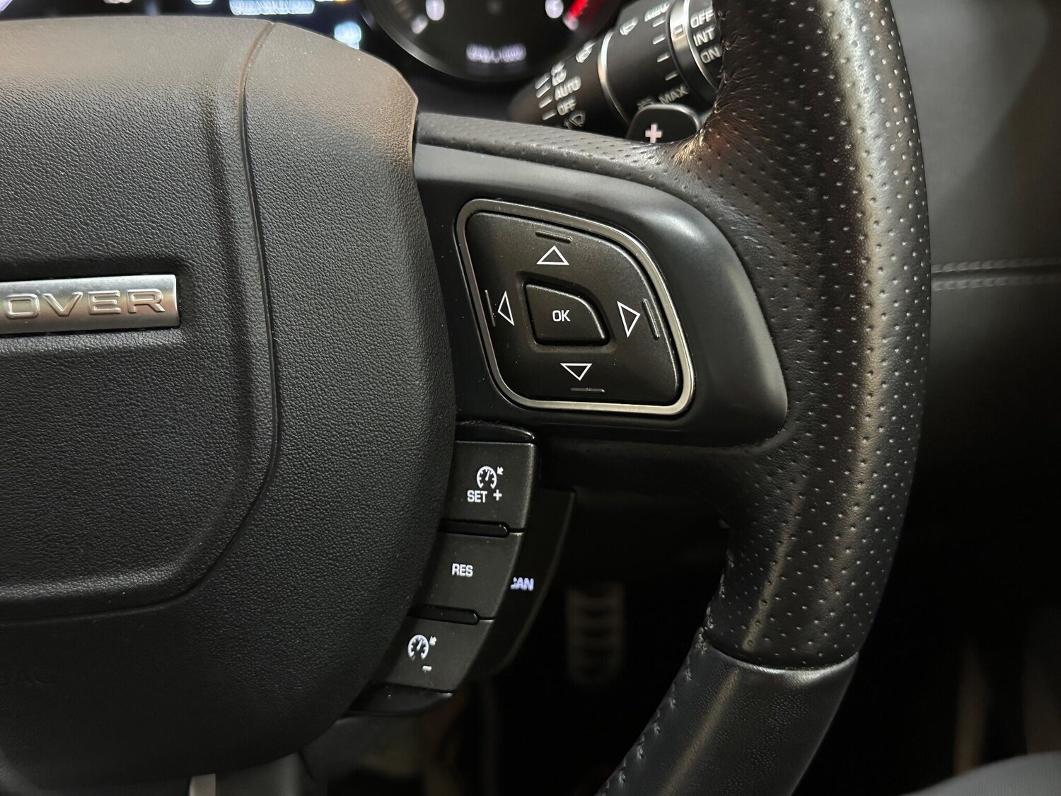 Used Land Rover Range Rover Evoque 2018 for sale - 76377546: Photo 31