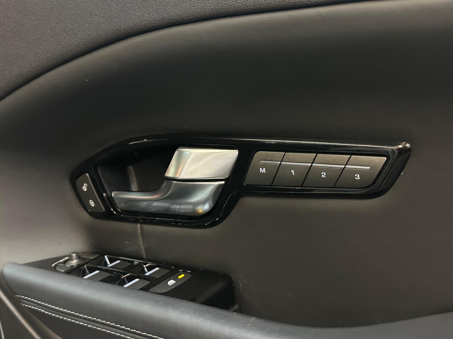 Used Land Rover Range Rover Evoque 2018 for sale - 76377546: Photo 34