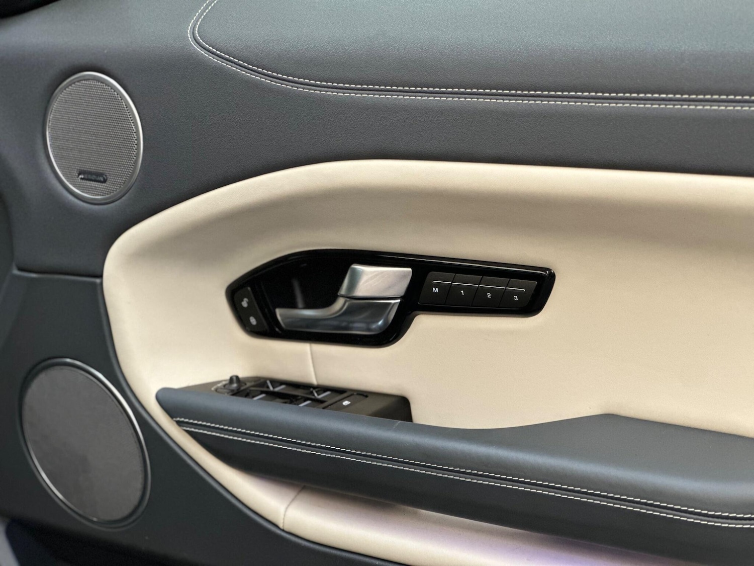 Used Land Rover Range Rover Evoque 2017 for sale - 77049857: Photo 33