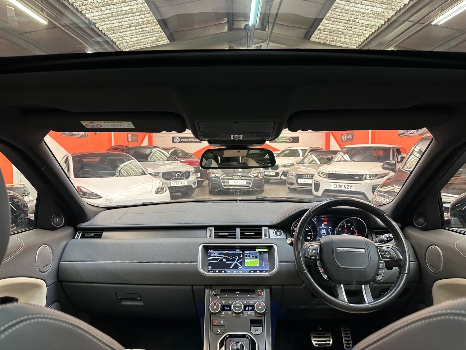 Used Land Rover Range Rover Evoque 2017 for sale - 77049857: Photo 44