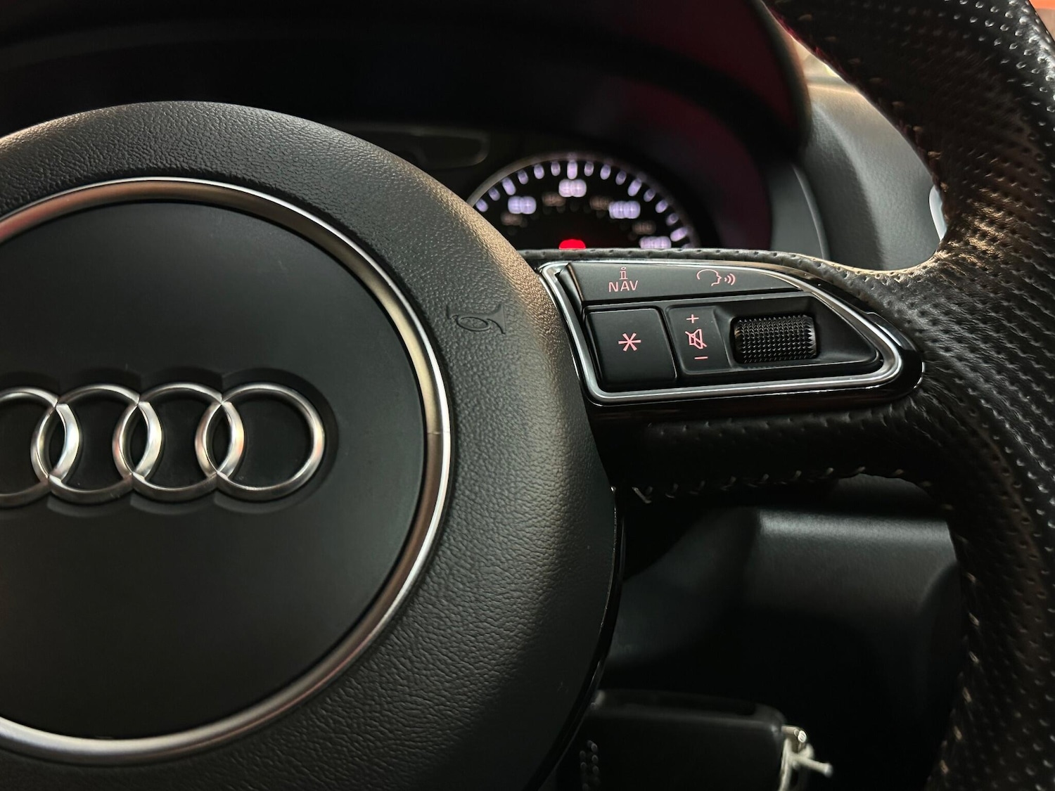 Used Audi Q3 2017 for sale - 76865679: Photo 32