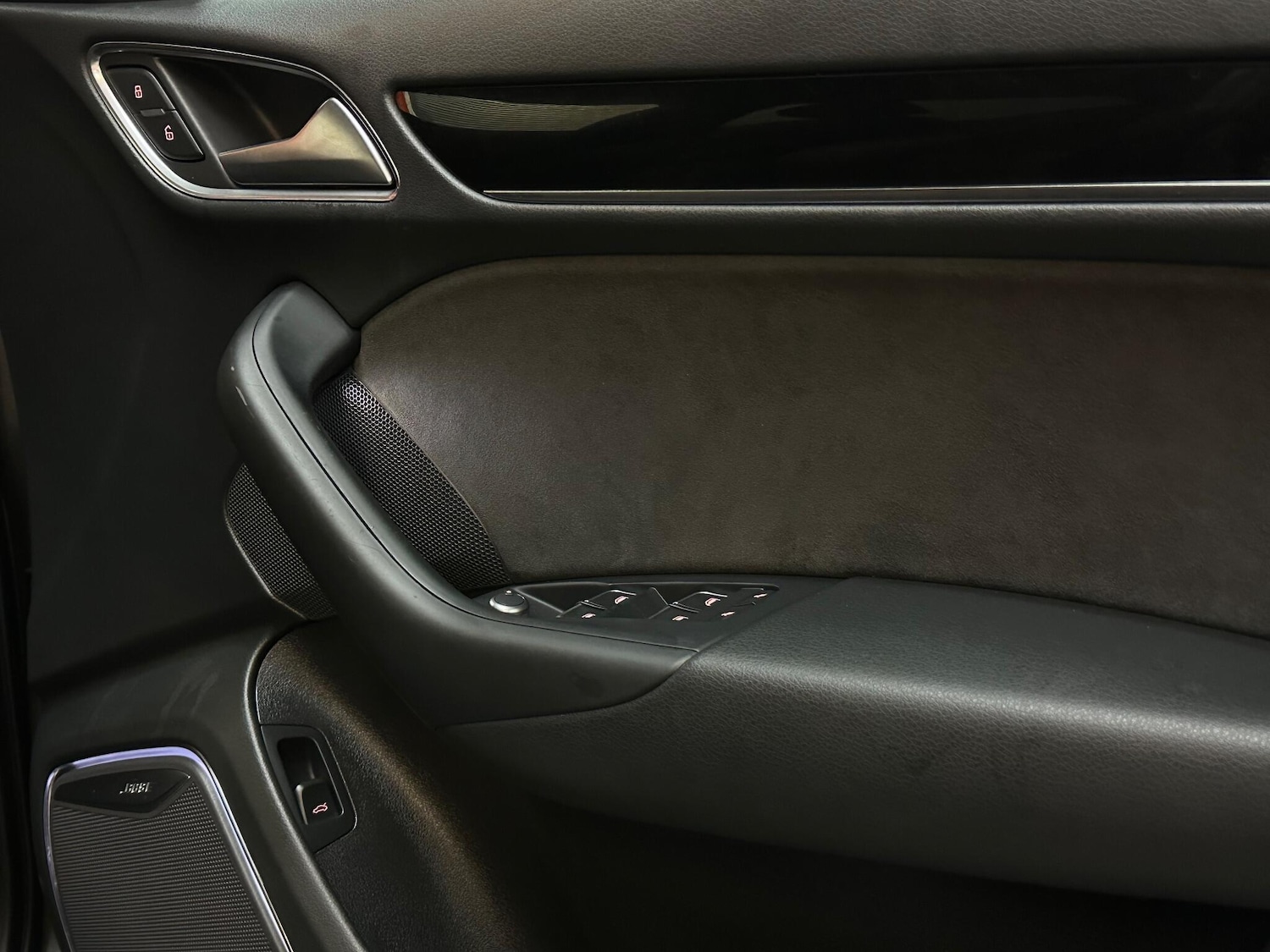 Used Audi Q3 2017 for sale - 76865679: Photo 35