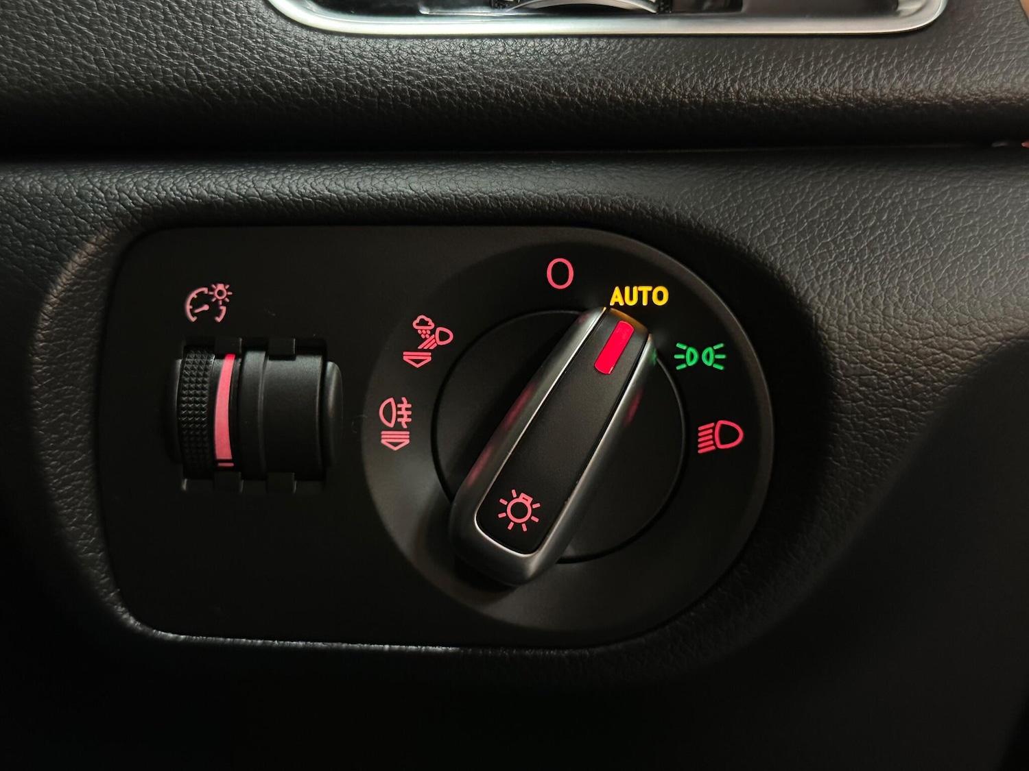 Used Audi Q3 2017 for sale - 76865679: Photo 36