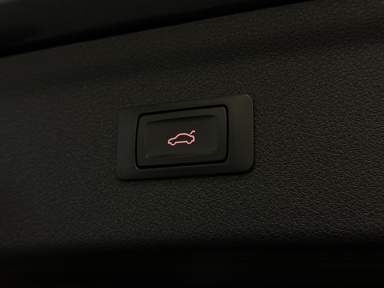 Used Audi Q3 2017 for sale - 76865679: Photo 38