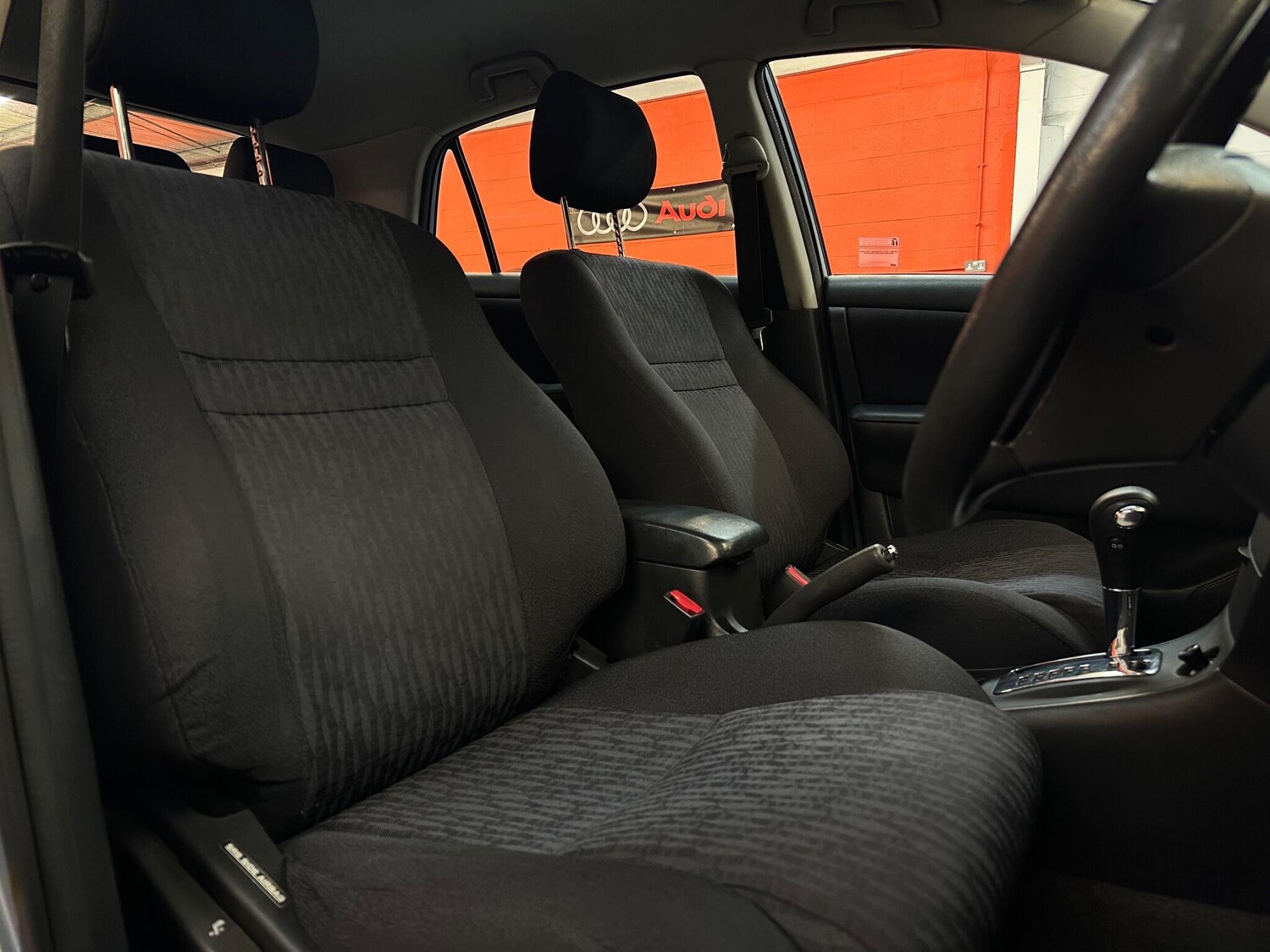 Used Toyota Corolla 2004 for sale - 77039720: Photo 12