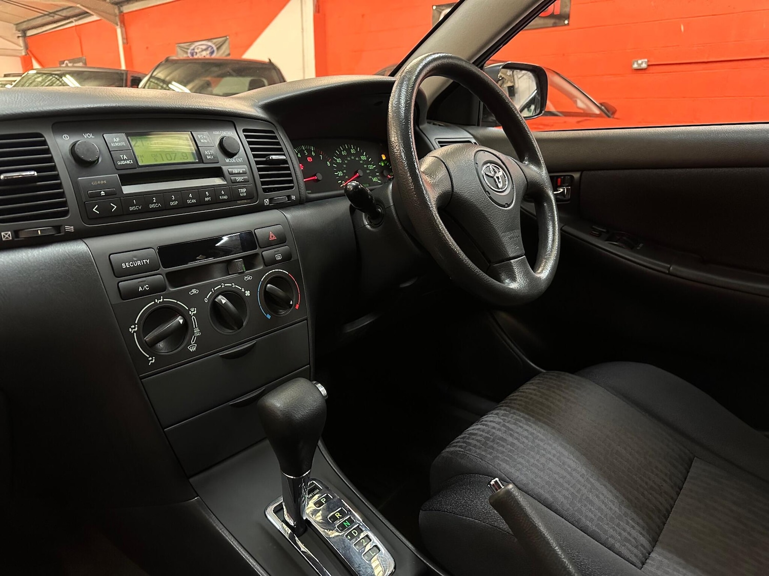 Used Toyota Corolla 2004 for sale - 77039720: Photo 20