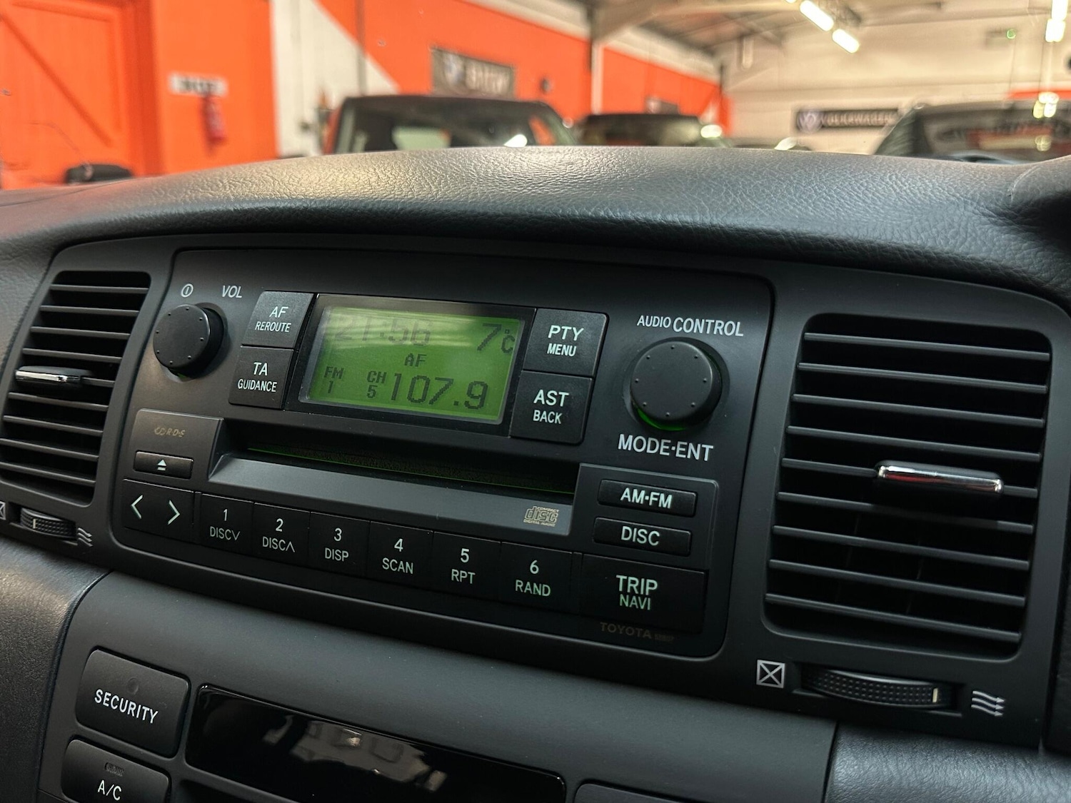 Used Toyota Corolla 2004 for sale - 77039720: Photo 23