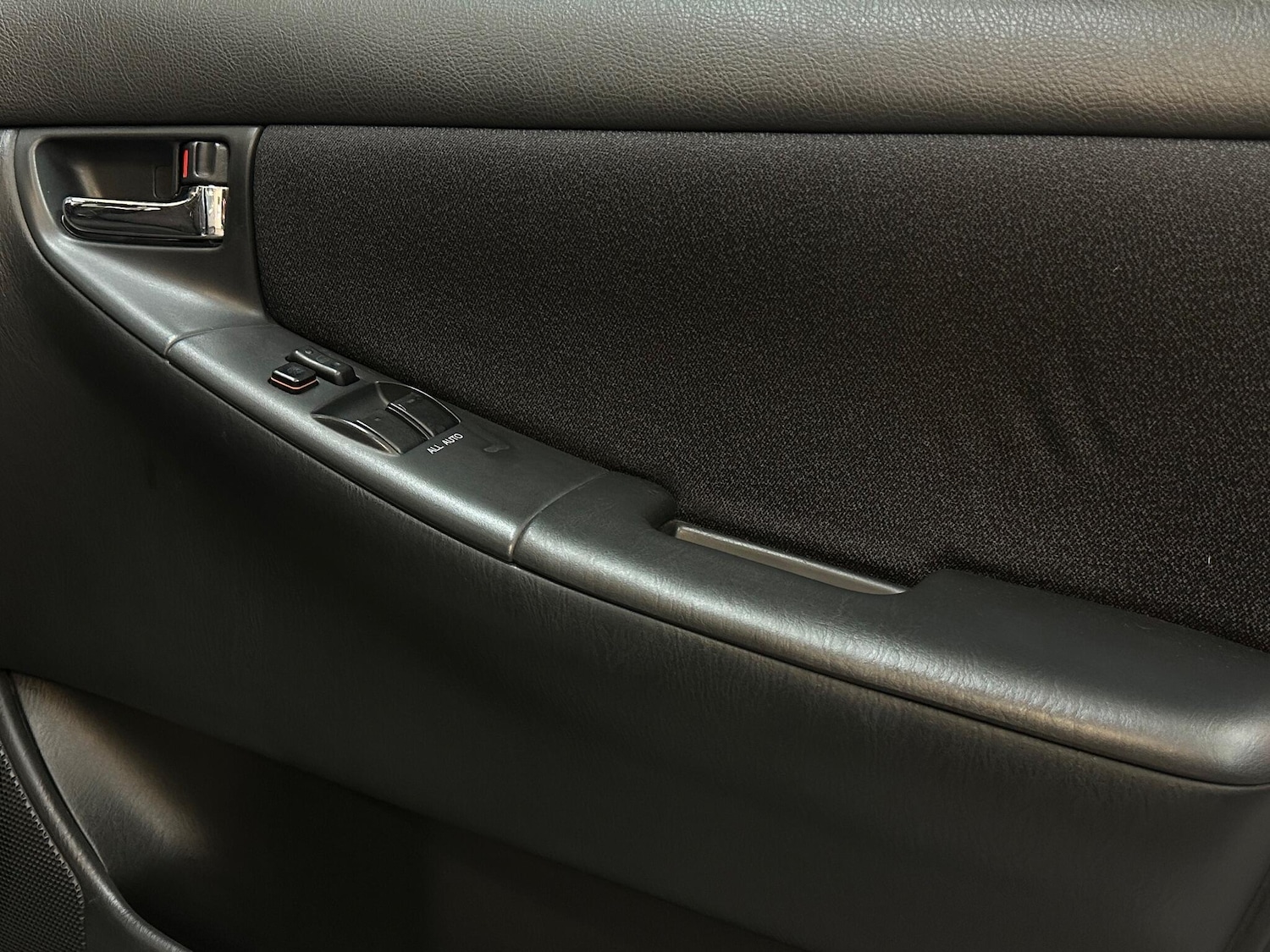 Used Toyota Corolla 2004 for sale - 77039720: Photo 25