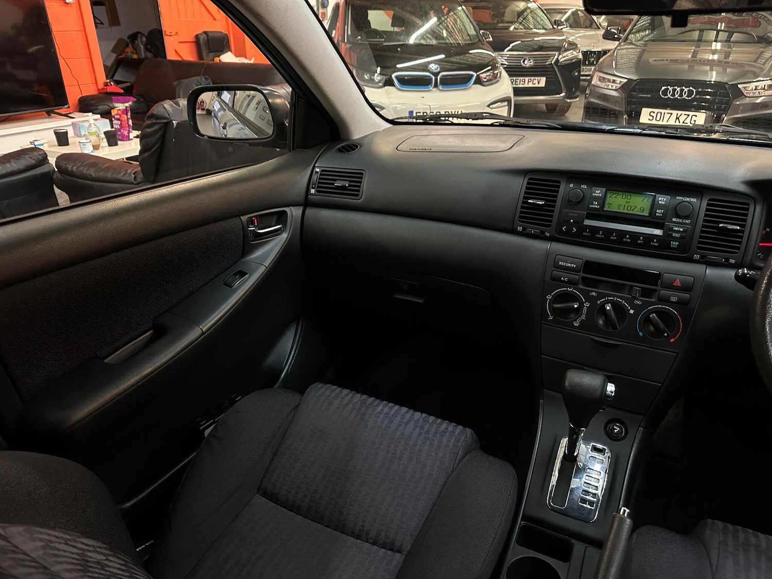 Used Toyota Corolla 2004 for sale - 77039720: Photo 34