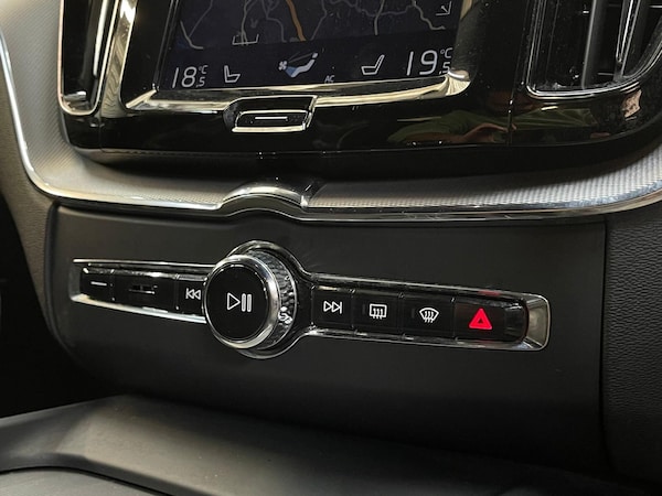 Used Volvo XC60 2017 for sale - 76121453: Photo 28