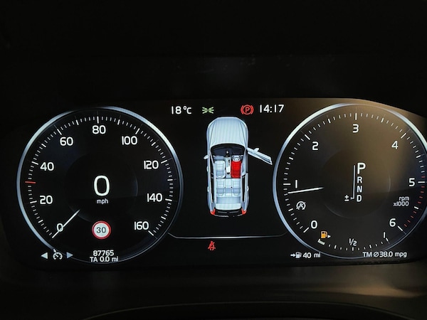 Used Volvo XC60 2017 for sale - 76121453: Photo 32
