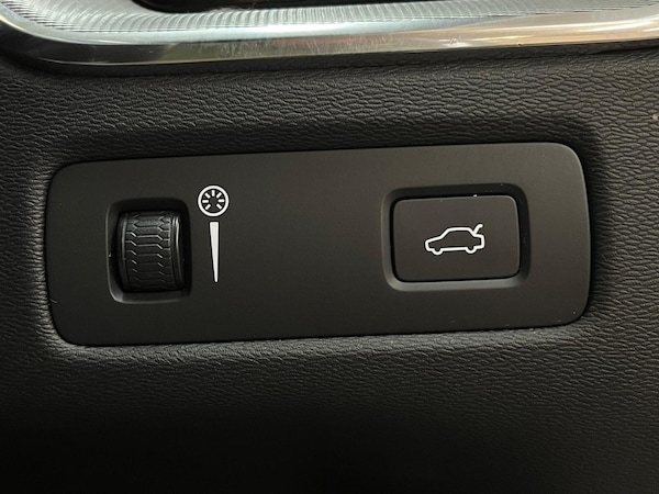 Used Volvo XC60 2017 for sale - 76121453: Photo 34