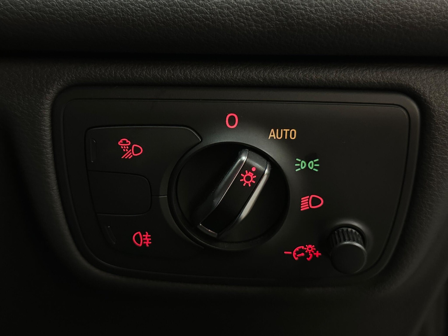 Used Audi A6 Saloon for sale - 77016932: Photo 35