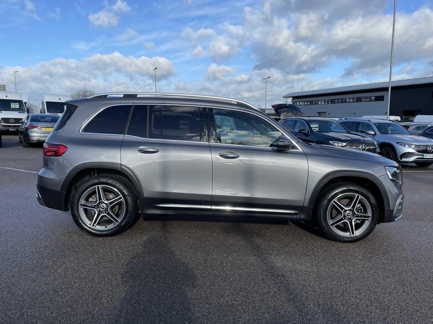 Used Mercedes-Benz GLB 2025 for sale - 77604904: Photo 2