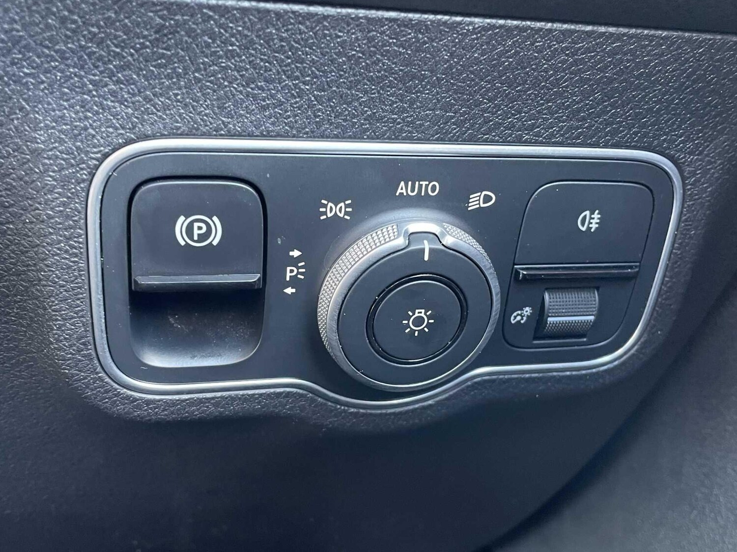 Used Mercedes-Benz GLB 2025 for sale - 77604904: Photo 36