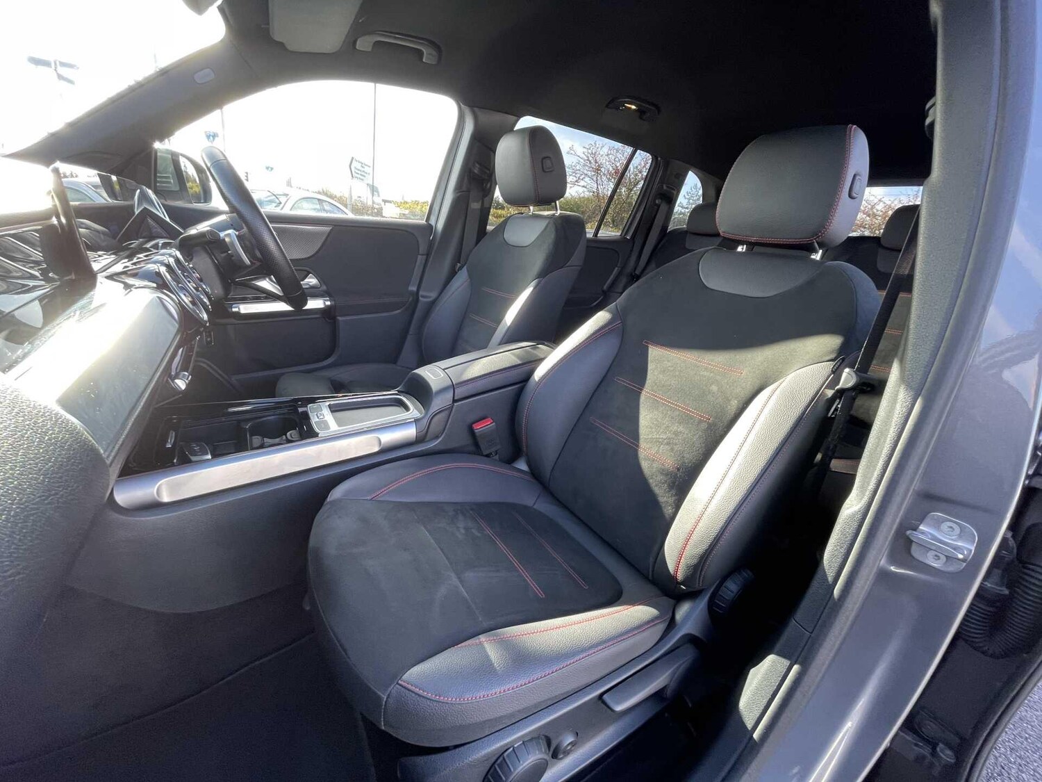 Used Mercedes-Benz GLB 2025 for sale - 77604904: Photo 7