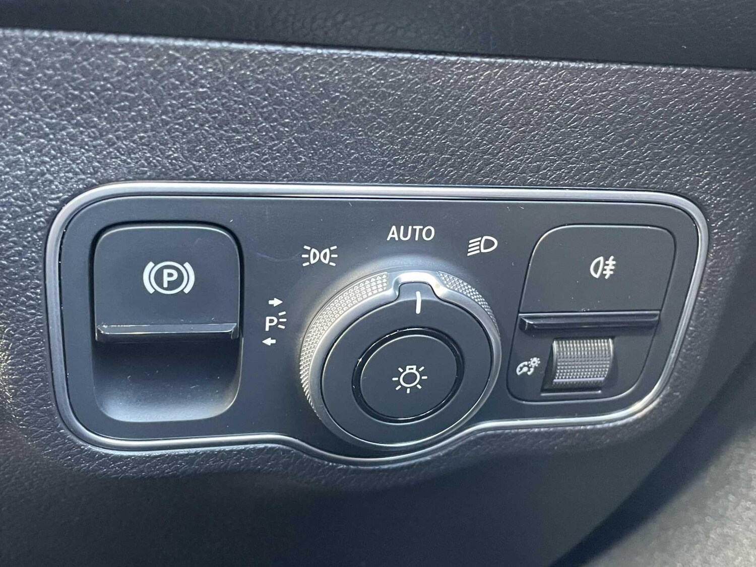 Used Mercedes-Benz GLB 2025 for sale - 77604919: Photo 37