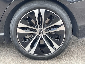 Used Mercedes-Benz C Class 2023 for sale - 79464839: Photo