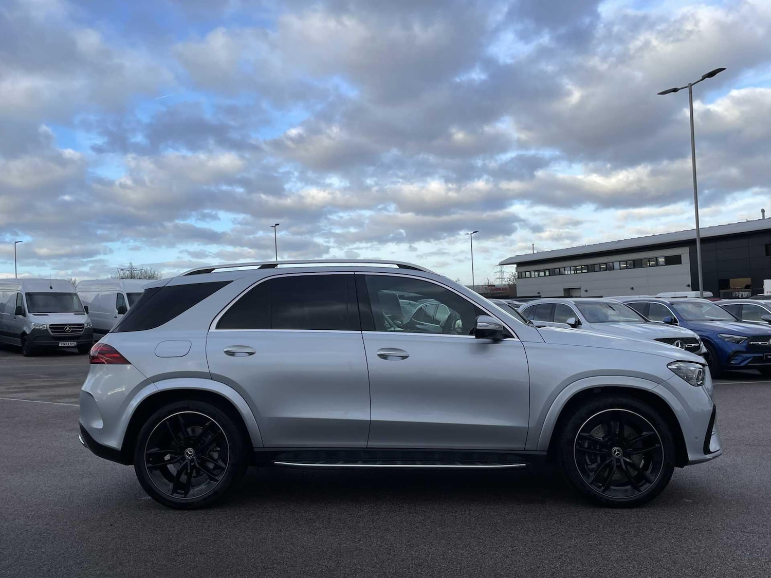 Used Mercedes-Benz GLE 2025 for sale - 77604869: Photo 2