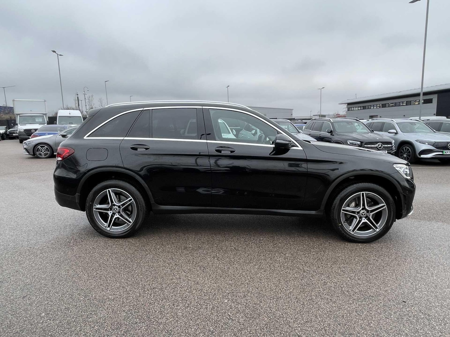 Used Mercedes-Benz GLC 2022 for sale - 77611439: Photo 2