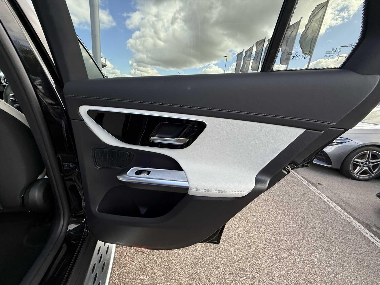 Used Mercedes-Benz GLC for sale - 77854057: Photo 25