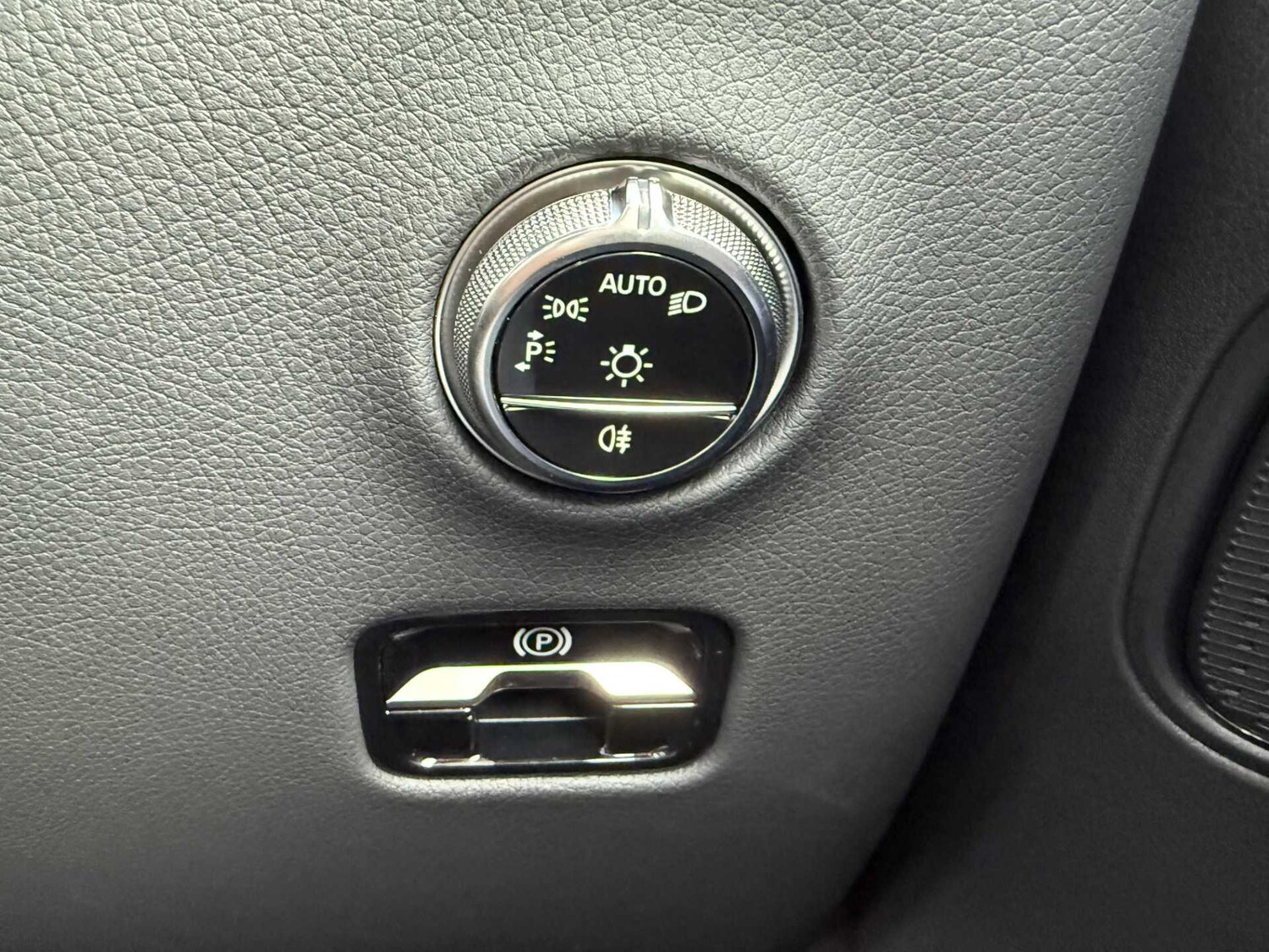 Used Mercedes-Benz GLC for sale - 77854057: Photo 36